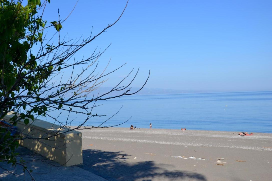 Bed and Breakfast I Tesori Del Mare Letojanni Zewnętrze zdjęcie